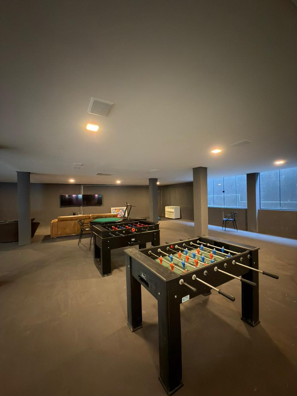 Sala e cozinha integradas com vista
